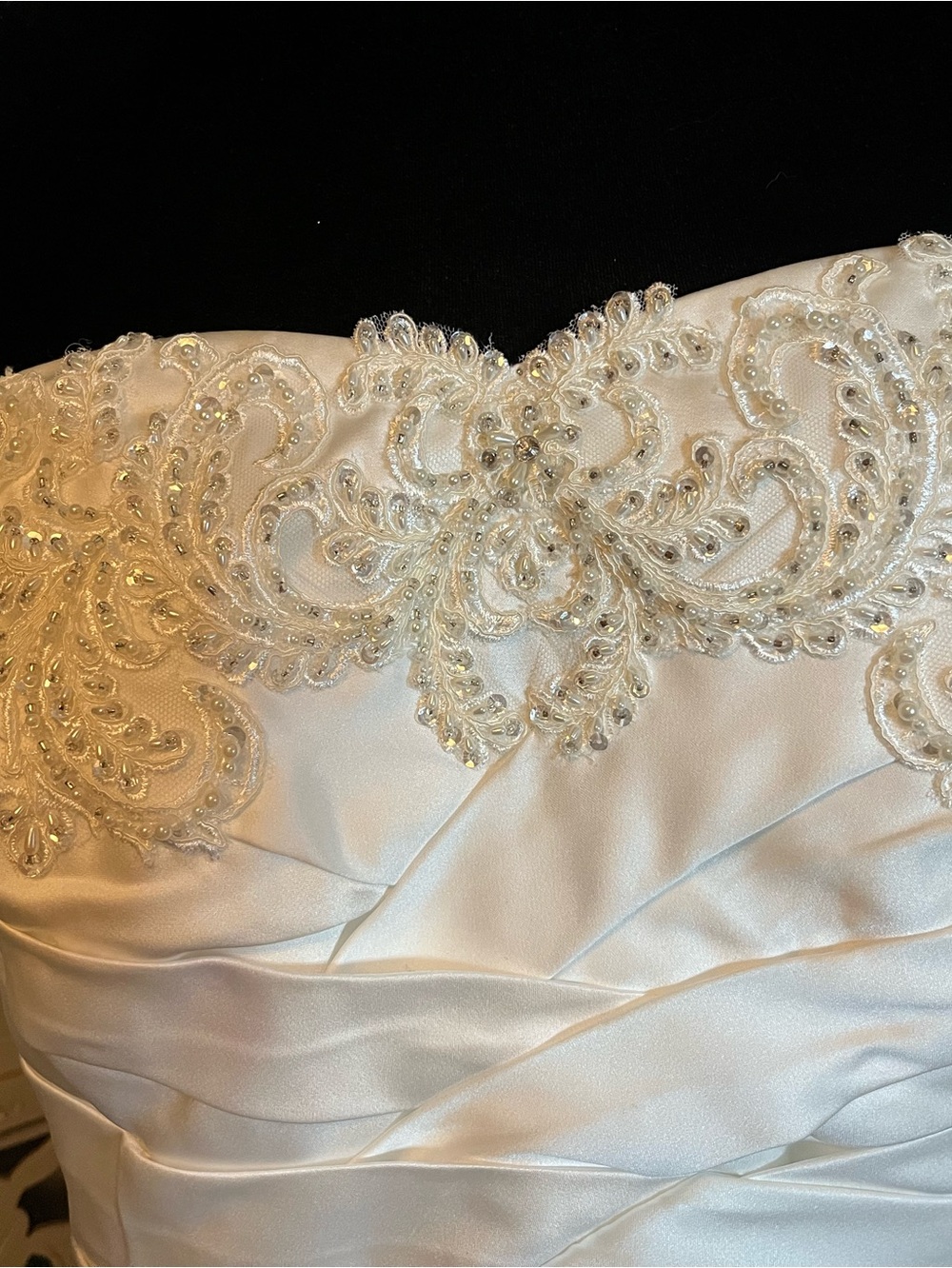 DAVIDS BRIDAL WHITE GLOSSY SATIN & SPARKLY SWEETHEART BUST WEDDING DRESS GOWN - Picture 3 of 14